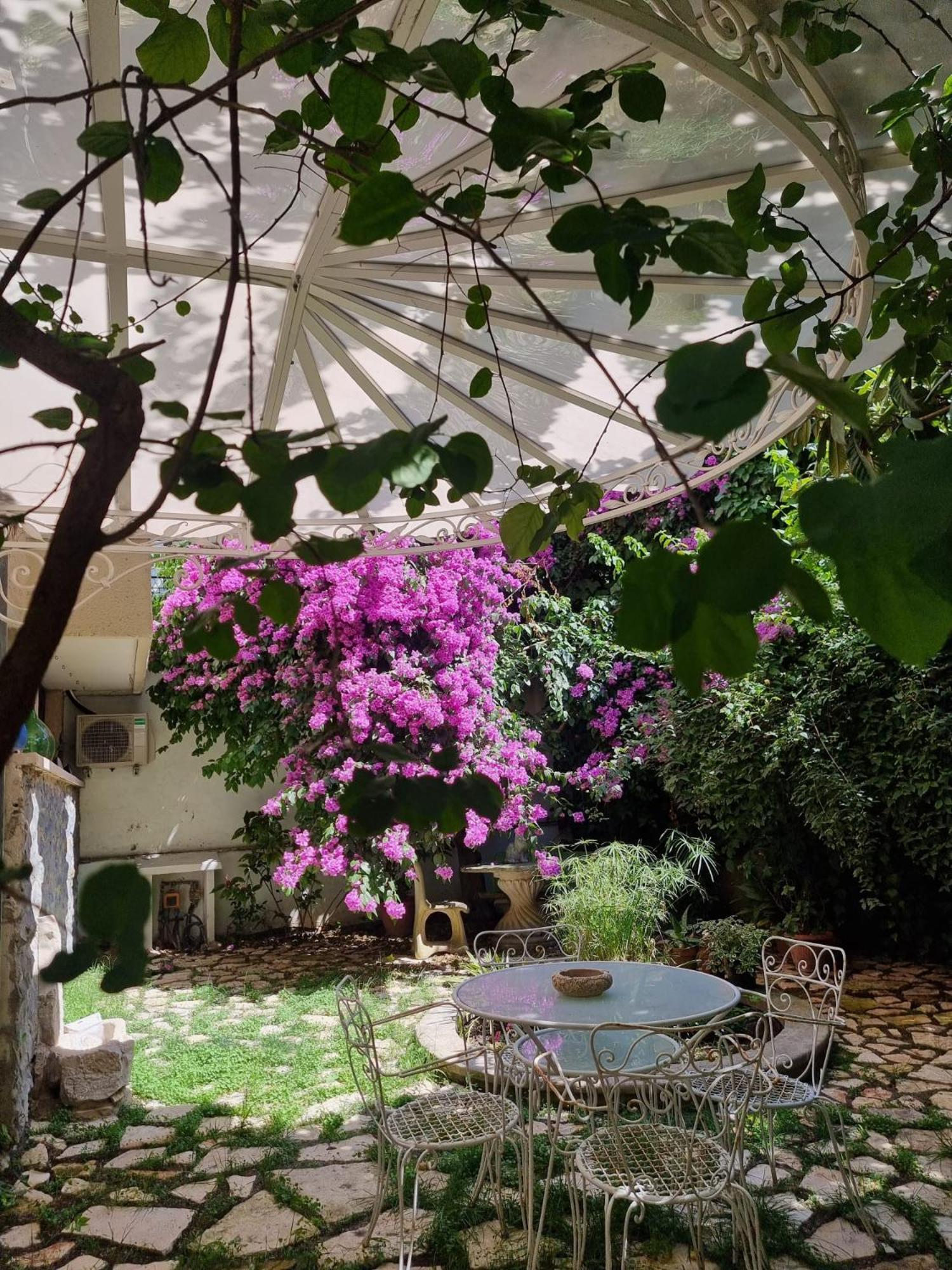 Vatican Fairytale Garden Rome Buitenkant foto